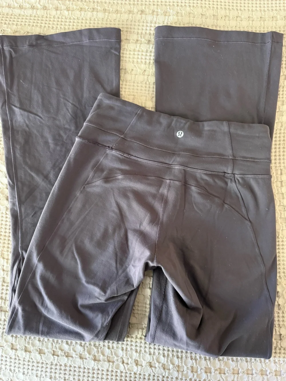 lululemon athletica groovy leggings Pants in a purple color